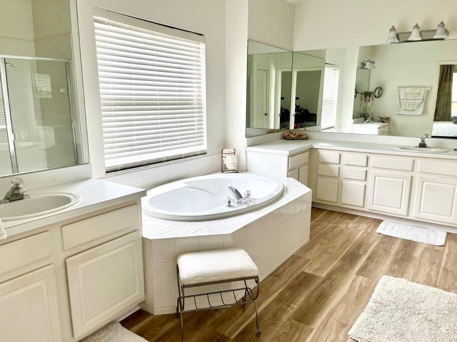 Sandy Oasis 5 Bedroom With Pool Sarasota בריידנטון מראה חיצוני תמונה